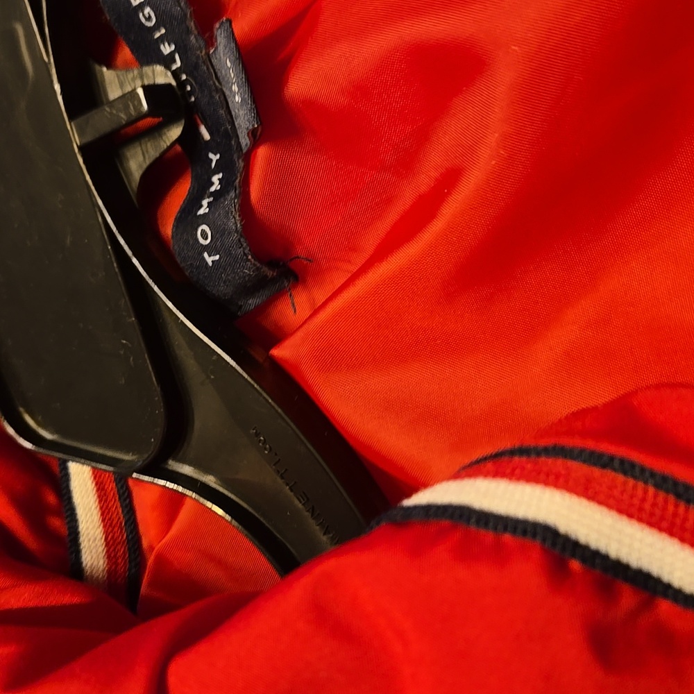 Tommy Hilfiger Womans Red Quilted Puffer Jacket - Picture 4 of 10